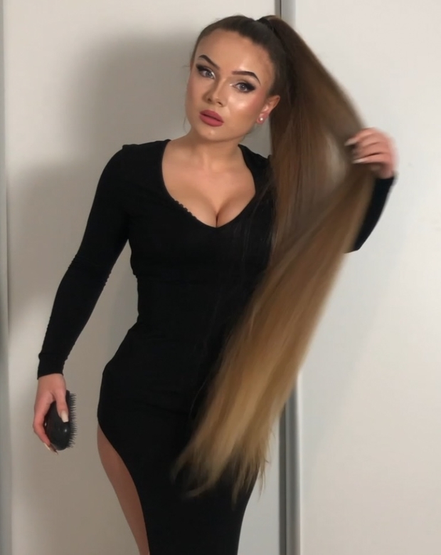 VIDEO - Super elegant ponytail display