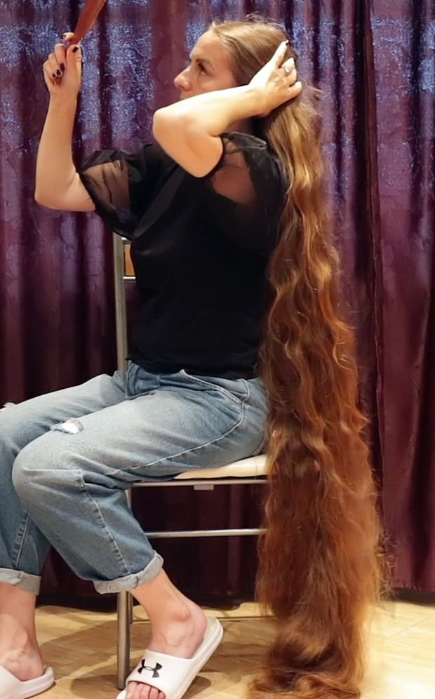 VIDEO - From a massive braid to a very massive mane