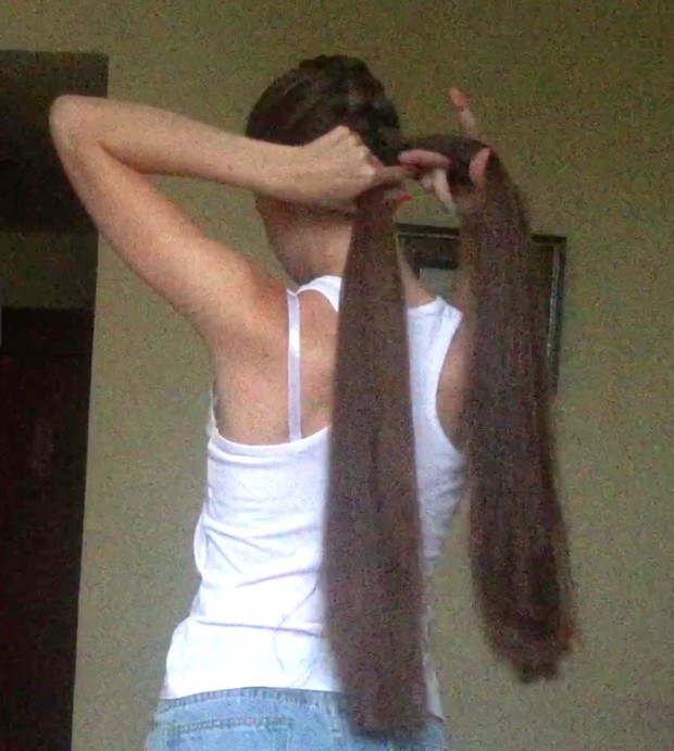 VIDEO - Braids and bun