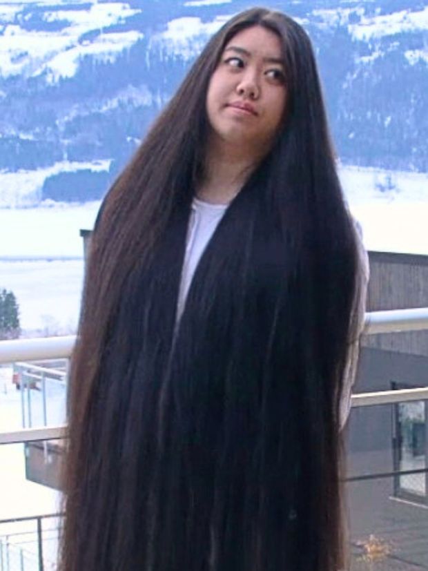 VIDEO - Hair display with a beautiful view