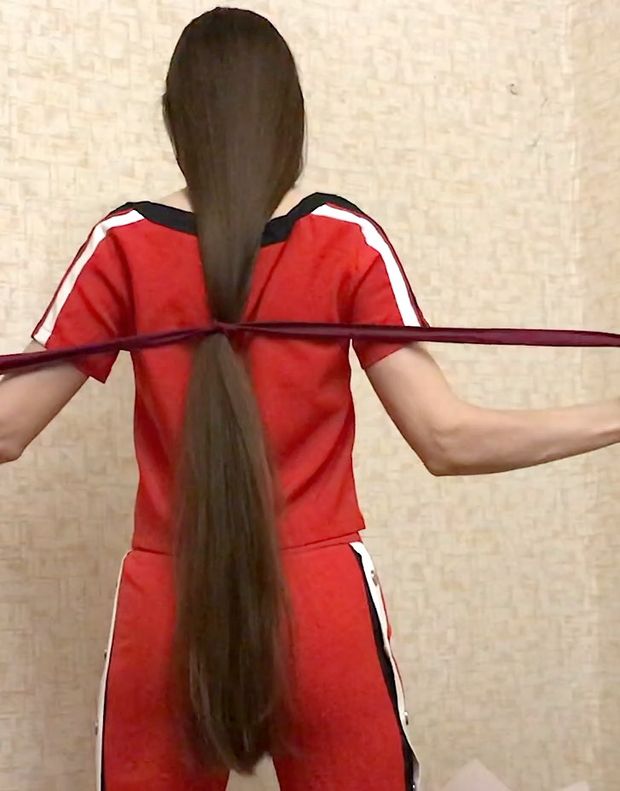 VIDEO - Elmira&#x27;s folded hair