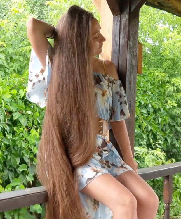 VIDEO - She has so much hair!