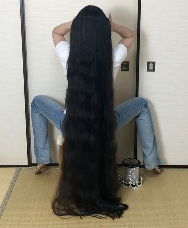 VIDEO - Rin&#x27;s massive black mane