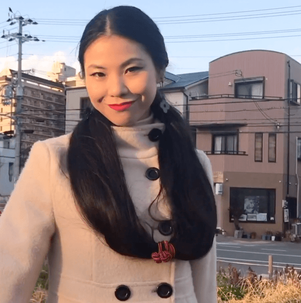 VIDEO - Floor length hair in public 2