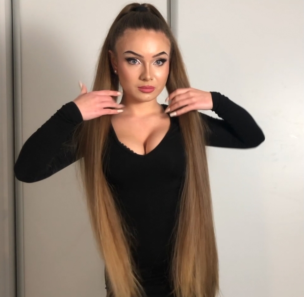 VIDEO - Super elegant ponytail display