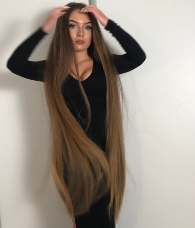 VIDEO - Super elegant ponytail display