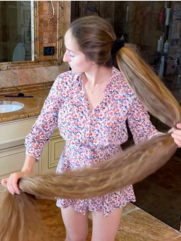 VIDEO - Extreme super thick and long hair
