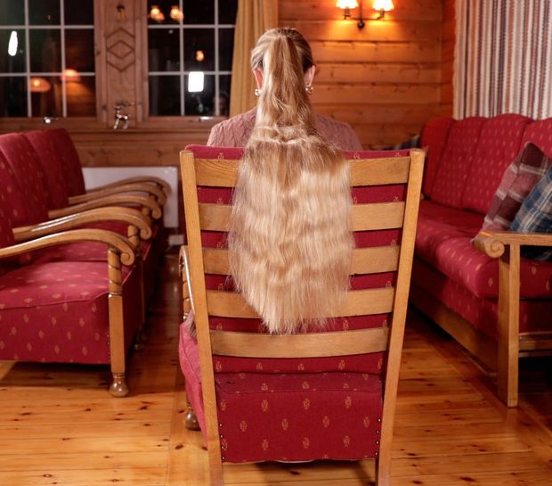VIDEO - Perfect wavy ponytail sliding