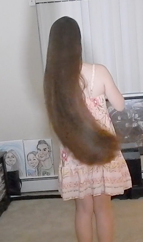 VIDEO - Super silky long hair play and dance