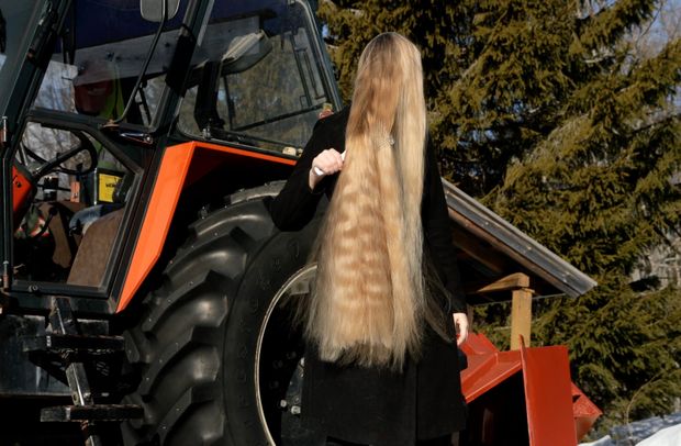 VIDEO - The Tractor