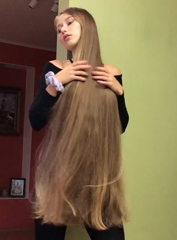 VIDEO - The ultimate ponytails