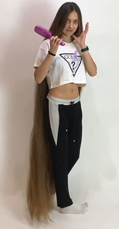 VIDEO - The DEFINITION of perfect long hair