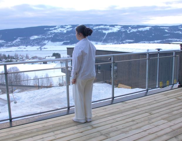 VIDEO - Hair display with a beautiful view