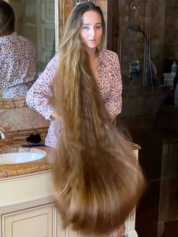 VIDEO - Extreme super thick and long hair