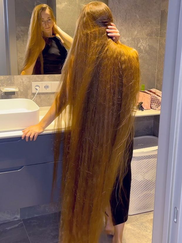 VIDEO - Enormous hair deluxe