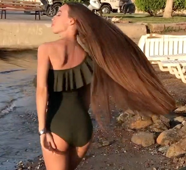 VIDEO - Boats, water and hair