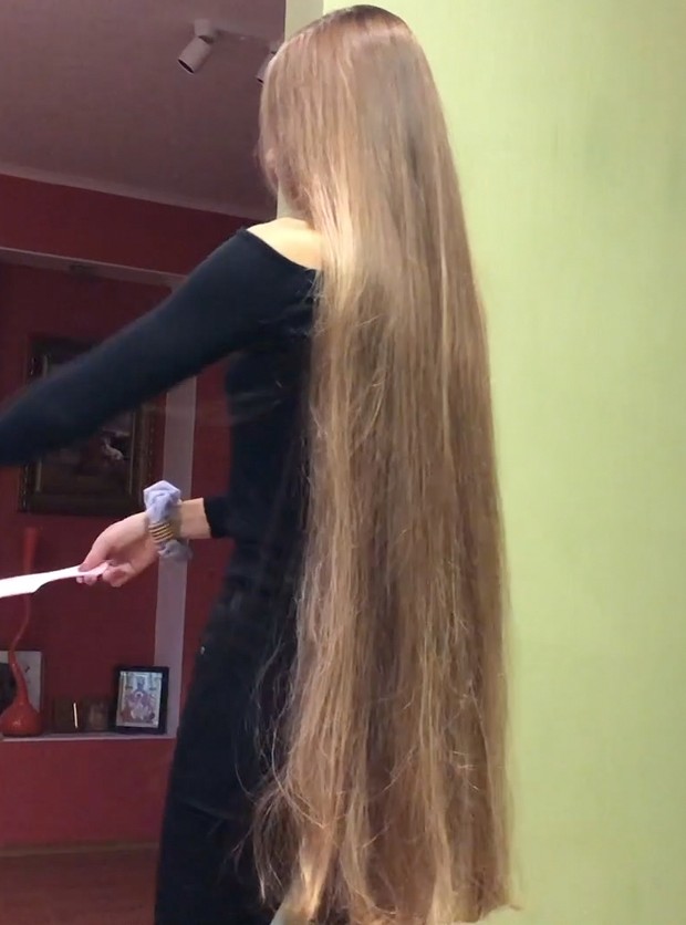 VIDEO - The ultimate ponytails