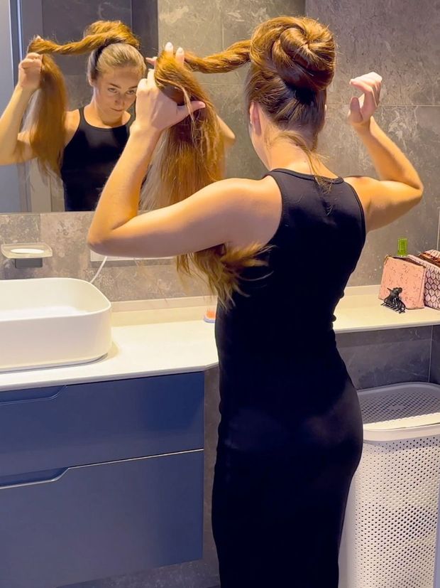 VIDEO - Enormous hair deluxe