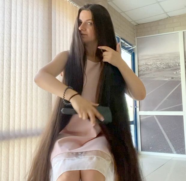 VIDEO - The thicker, the better!