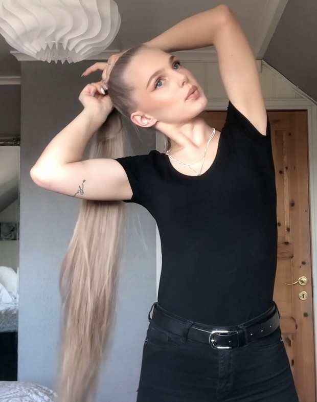 VIDEO - Victoria&#x27;s ponytail