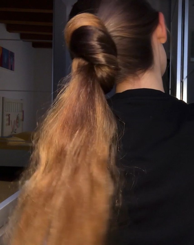 VIDEO - Ottavia&#x27;s thick hair play 2