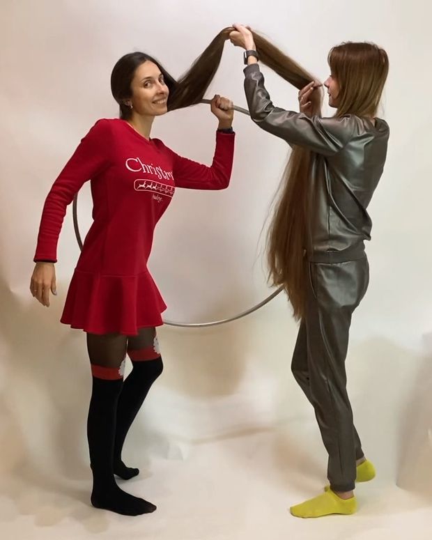 VIDEO - Floor length hair creativity
