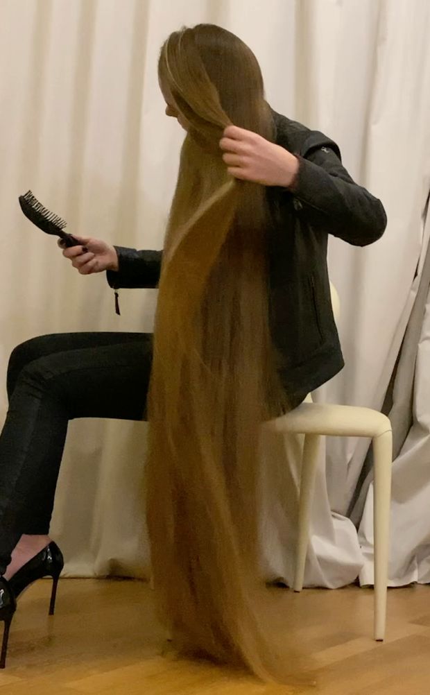 VIDEO - The hair lady