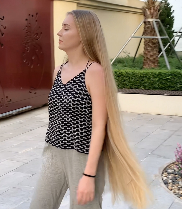 VIDEO - Super beautiful Irina&#x27;s walk