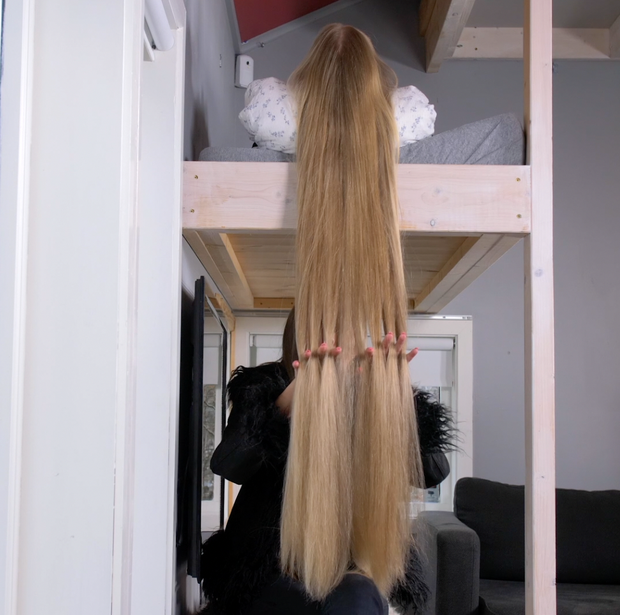 VIDEO - Celina playing with super long blonde hair