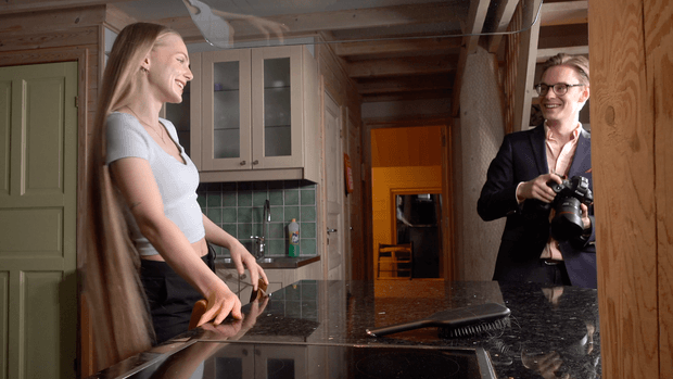 VIDEO - A Rapunzel&#x27;s photoshoot in the kitchen BTS