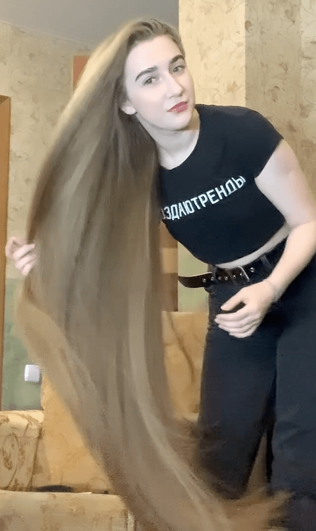 VIDEO - Soft, silky blonde knee length hair