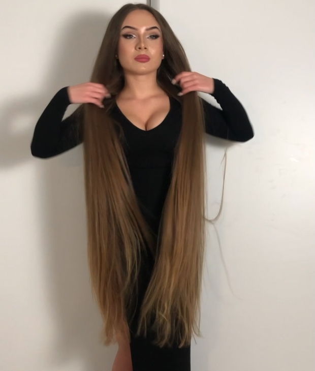 VIDEO - Super elegant ponytail display