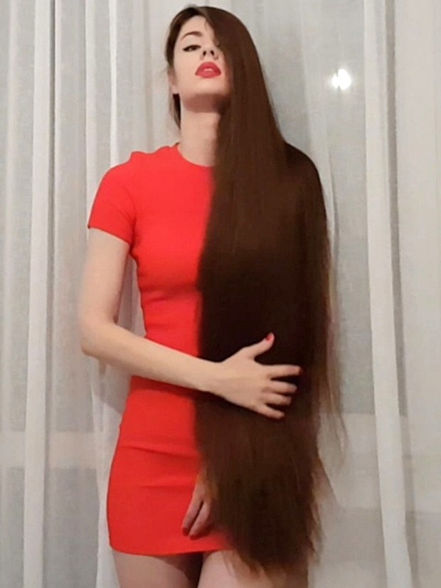 VIDEO - Thigh length hair and a red dress