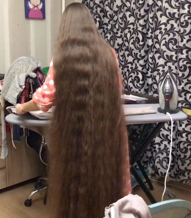 VIDEO - Rapunzel at home