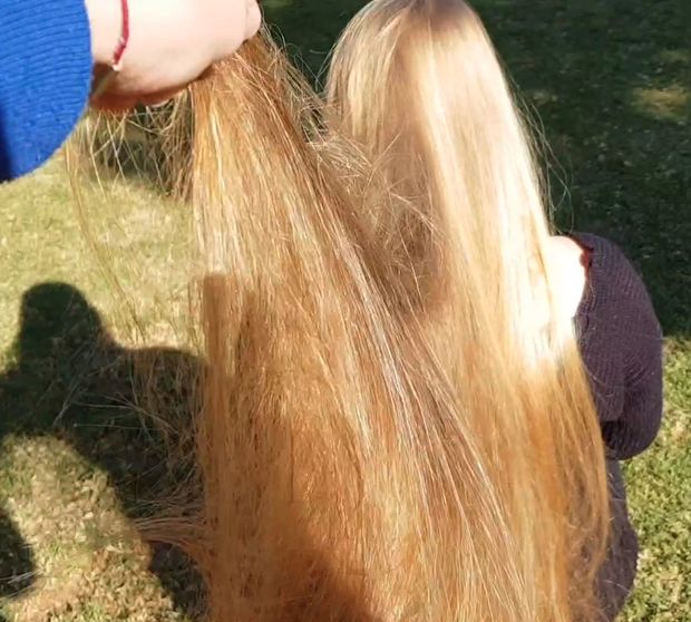 VIDEO - Blonde hair heaven