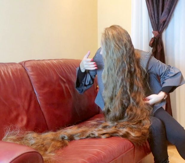 VIDEO - Super heavy floor length hair