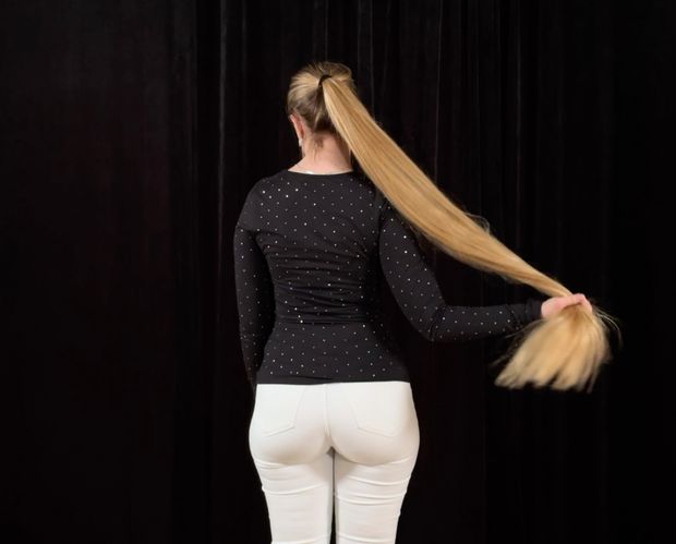 VIDEO - Braids and buns display