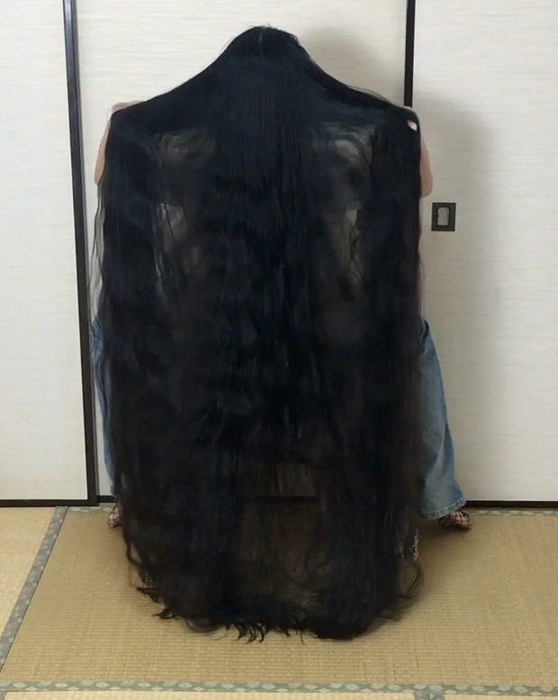 VIDEO - Rin&#x27;s massive black mane