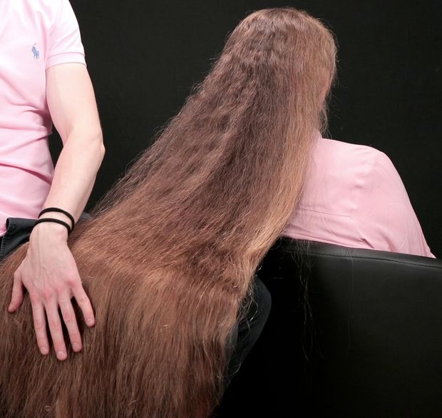 VIDEO - The hair brushing assistant