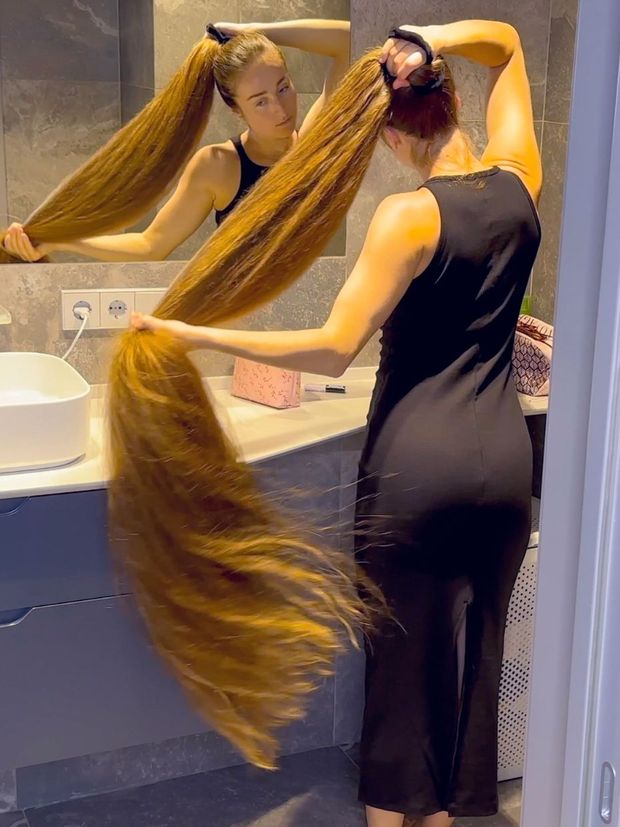 VIDEO - Enormous hair deluxe