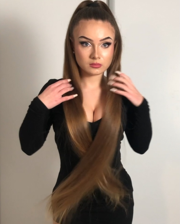 VIDEO - Super elegant ponytail display