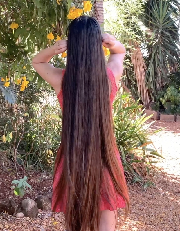 VIDEO - Stefany, the summer Rapunzel