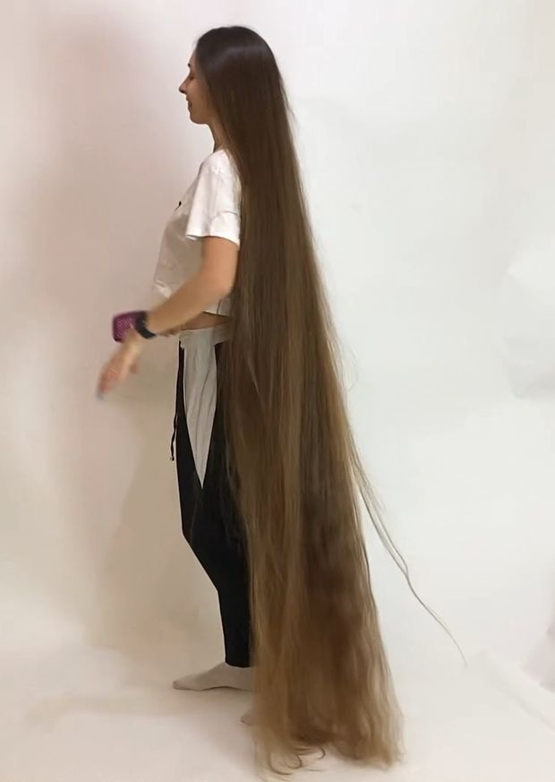 VIDEO - The DEFINITION of perfect long hair