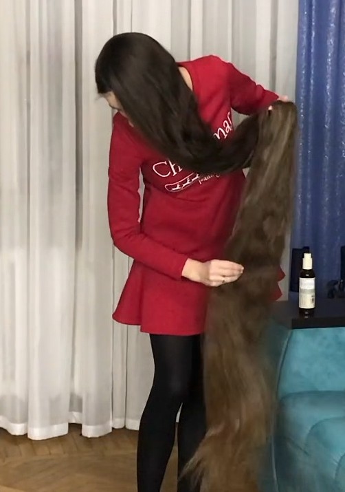 VIDEO - Alena&#x27;s hair oiling