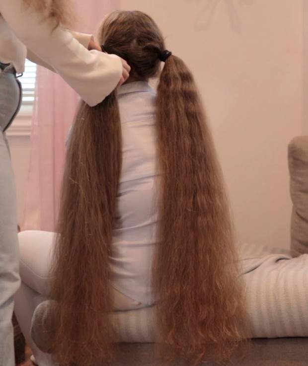 VIDEO - Siri&#x27;s pigtails by Karoline