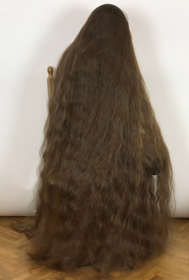 VIDEO - Hiding in hair