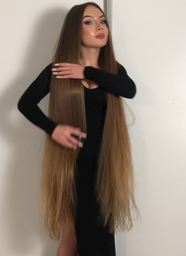VIDEO - Super elegant ponytail display