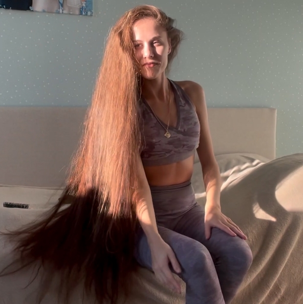 VIDEO - Kristina&#x27;s hair display show