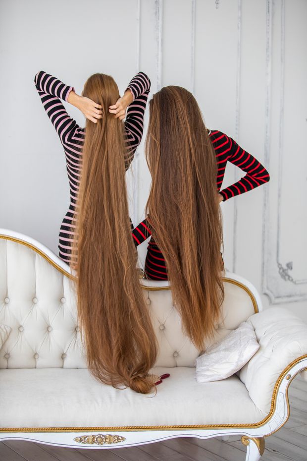 PHOTO SET - The long hair sofa photoshoot