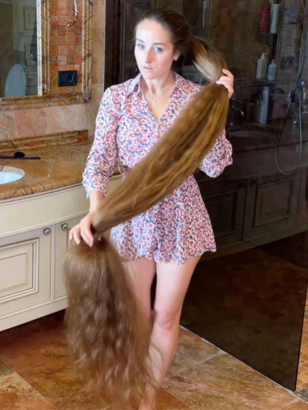 VIDEO - Extreme super thick and long hair